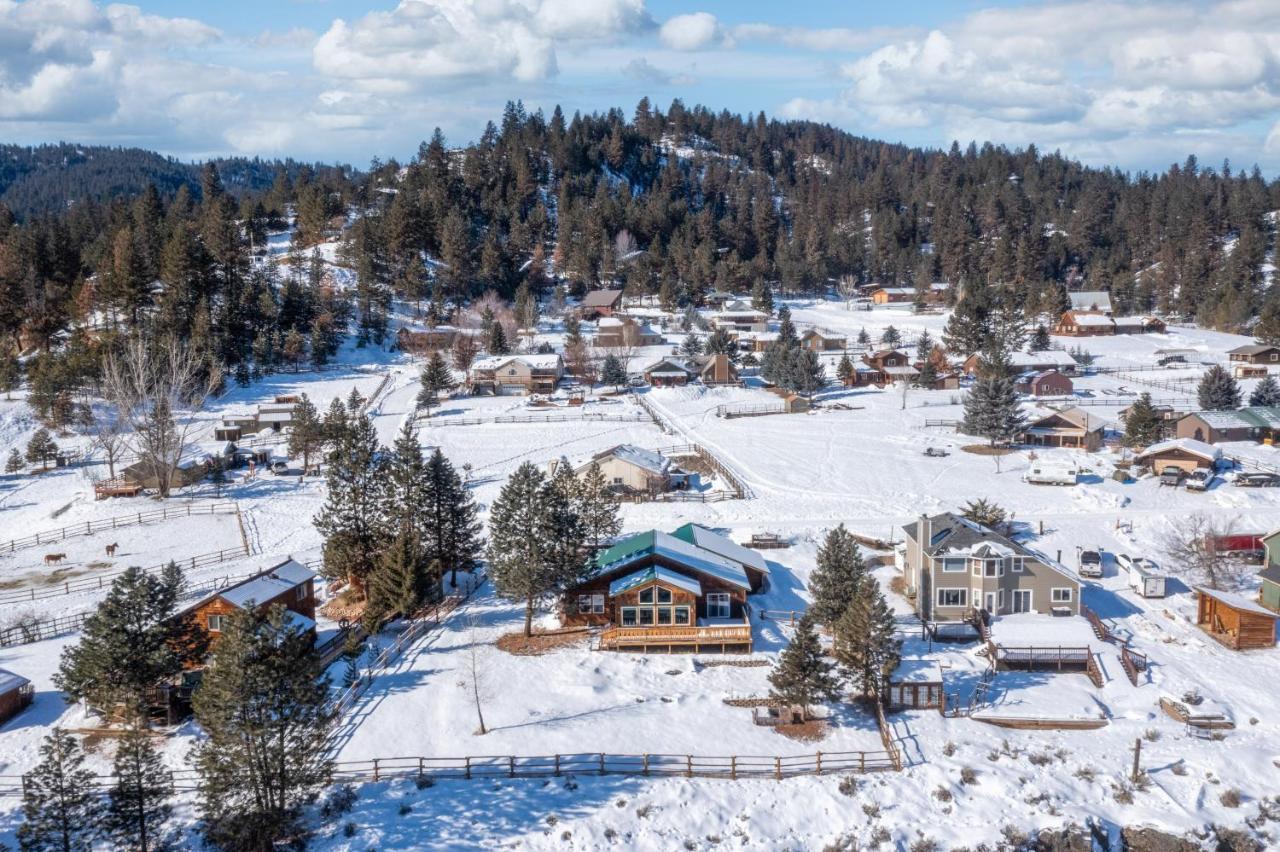 Twin Pines Cabin In Wilderness Ranch On Hwy 21, Amazing Views, 20 Ft Ceilings, Fully Fenced Yard, Pet Friendly, , Go Paddle Boarding At Lucky Peak, Or Snowshoeing In Idaho City And Take In The Hot Springs, Sleeps 10! บอยซี ภายนอก รูปภาพ